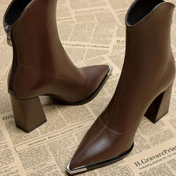 Boots in Imitation Leather with Chrome Toe for Elegant and Striking