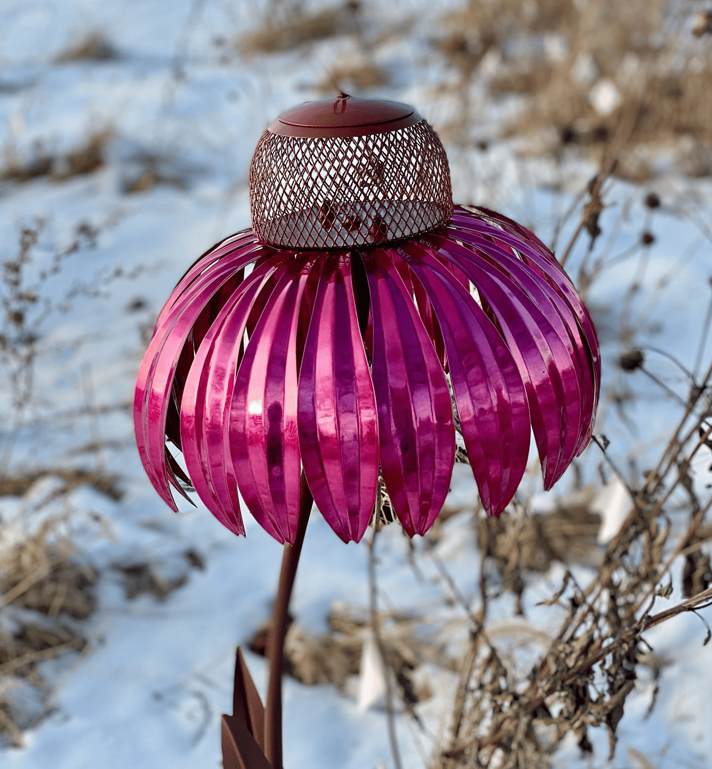 Decorative Bird Feeder House for Garden with Metal Flower Design and Durable