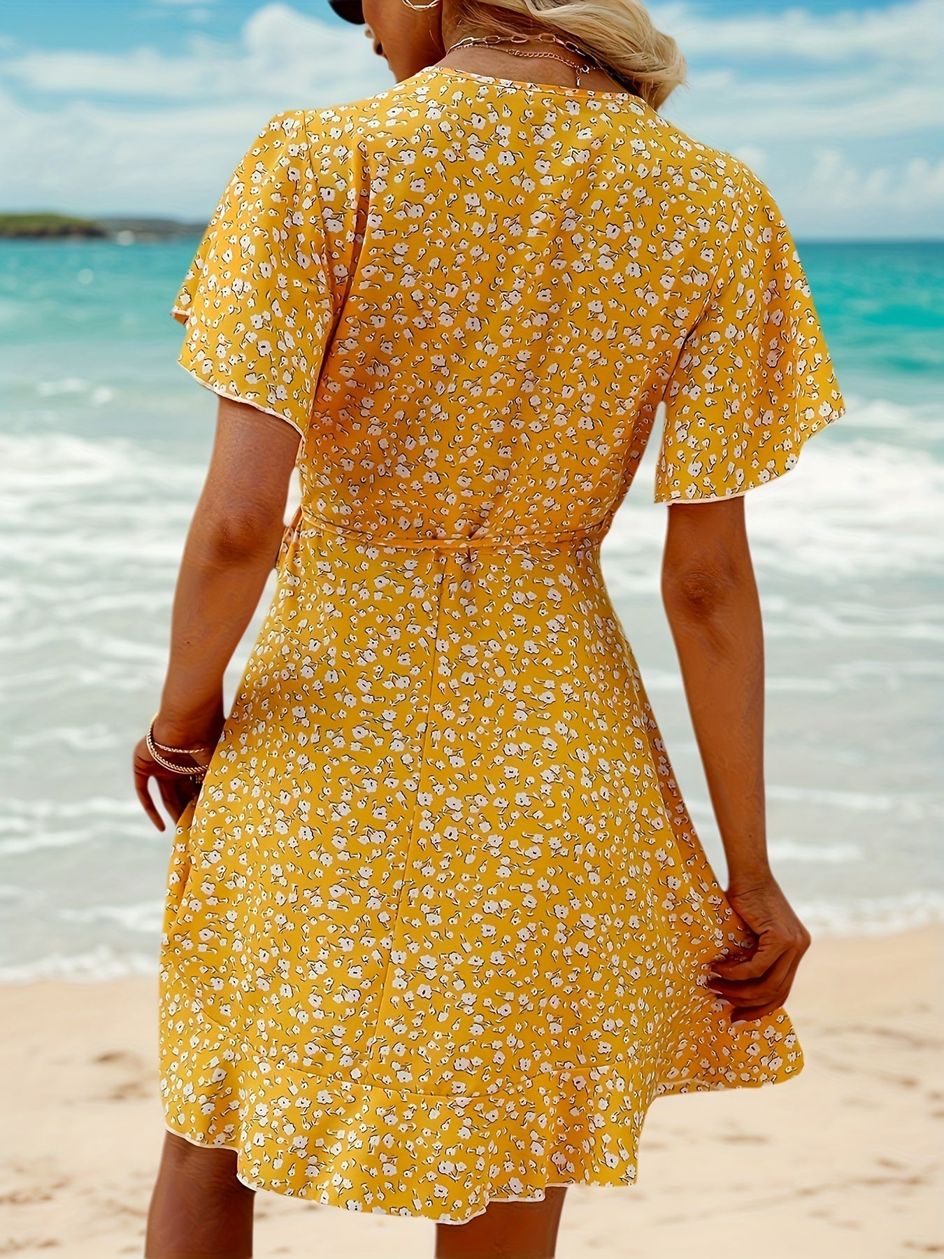 Lightweight Ladies' Summer Dress with Floral Print and Elegant Wrap Design