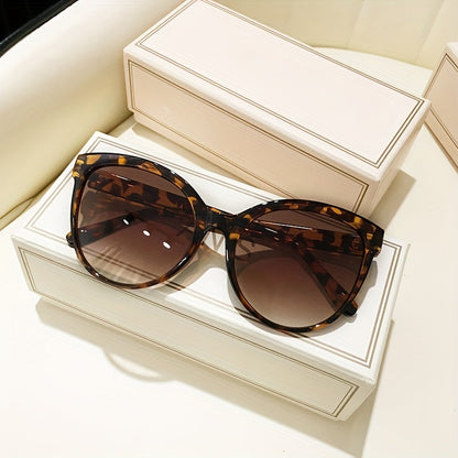 Luxe Cat-Eye Sunglasses for Women for Oversized and Stylish for Sunny Days