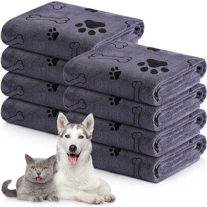 Dog with Microfibre Towel for Quick-Drying and Highly Absorbent