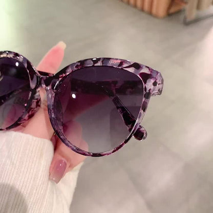Luxe Cat-Eye Sunglasses for Women for Oversized and Stylish for Sunny Days