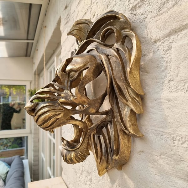 Metal Lion Head Wall Decoration for Elegant and Strong