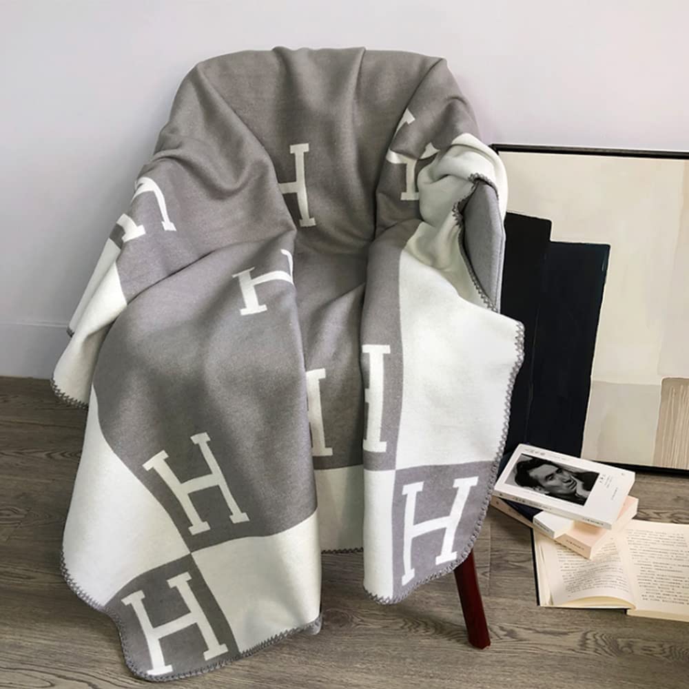 Blanket Luxe Wool-Cashmere for Elegant Warmth and Comfort
