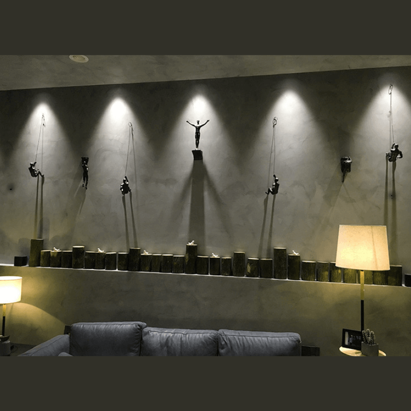 Set with Decorative Climbing Figures Wall Sculpture Design for Modern Wall Decoration