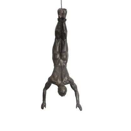 Set with Decorative Climbing Figures Wall Sculpture Design for Modern Wall Decoration