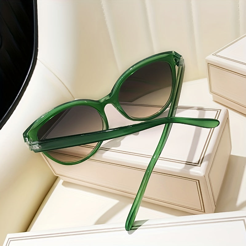 Luxe Cat-Eye Sunglasses for Women for Oversized and Stylish for Sunny Days