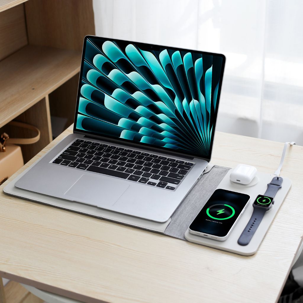 Powerdesk Sleeve for Slim Laptop Case with Wireless Charging Function