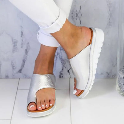 Comfortable Ladies' Slippers with Ergonomic Footbed and Sturdy Sole