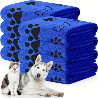 Dog with Microfibre Towel for Quick-Drying and Highly Absorbent