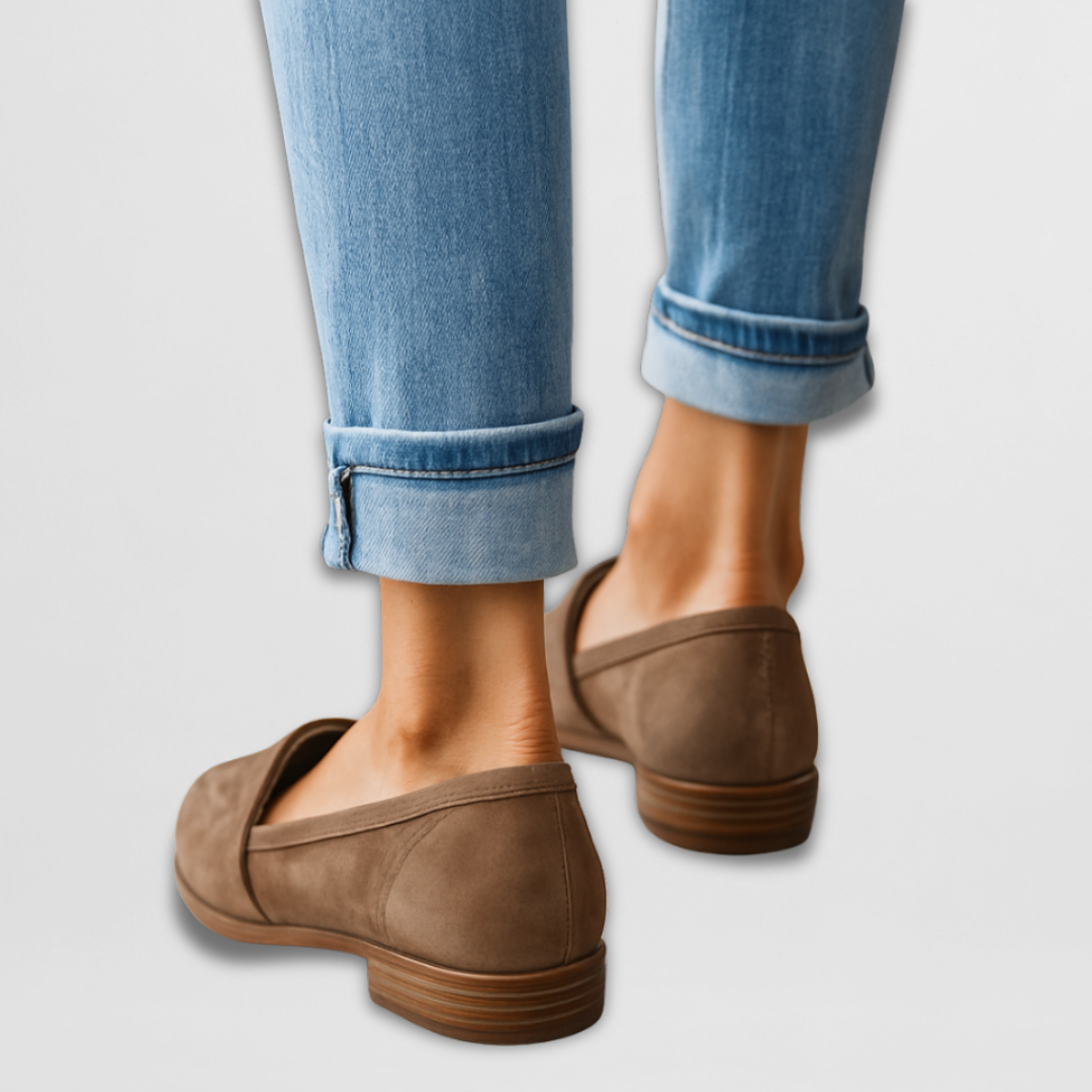 Stylish Ladies' Loafers with Leopard Print and Comfortable Sole
