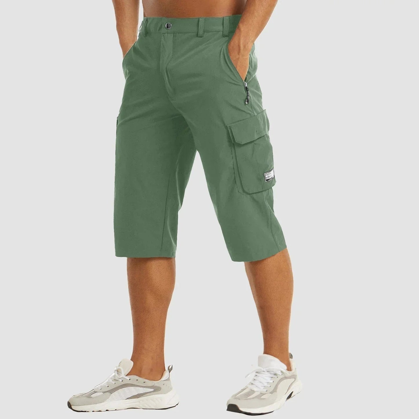 Functional Men's Cargo Shorts with Breathable Material and Practical Pockets