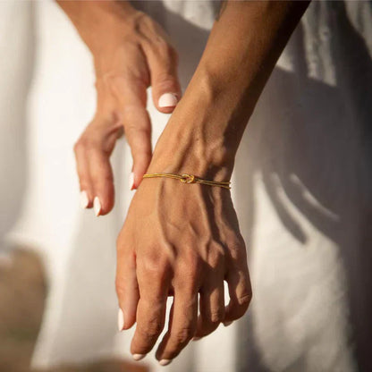 Bracelet with Elegant Knot Design for Subtle and Refined