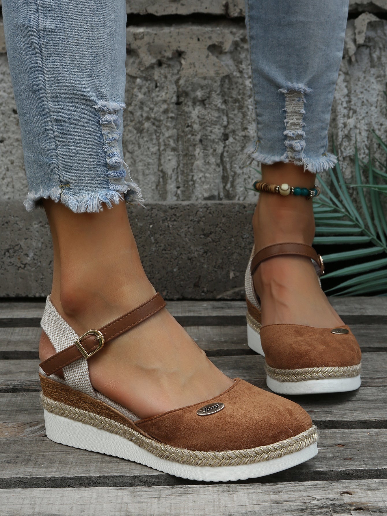 closed toe platform