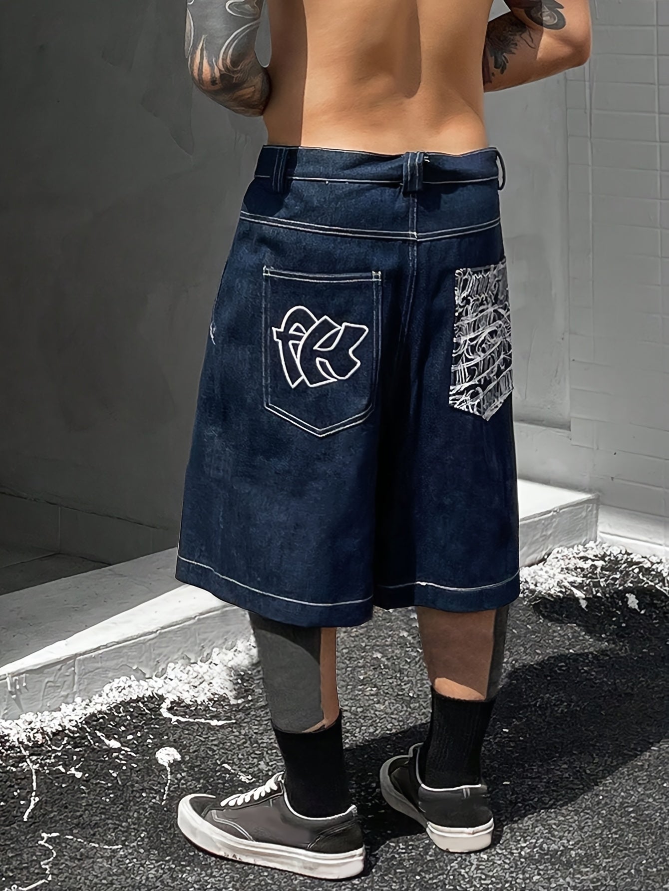 Casual Bermuda Denim Shorts for Loose Fit with Stylish Floral Embroidery