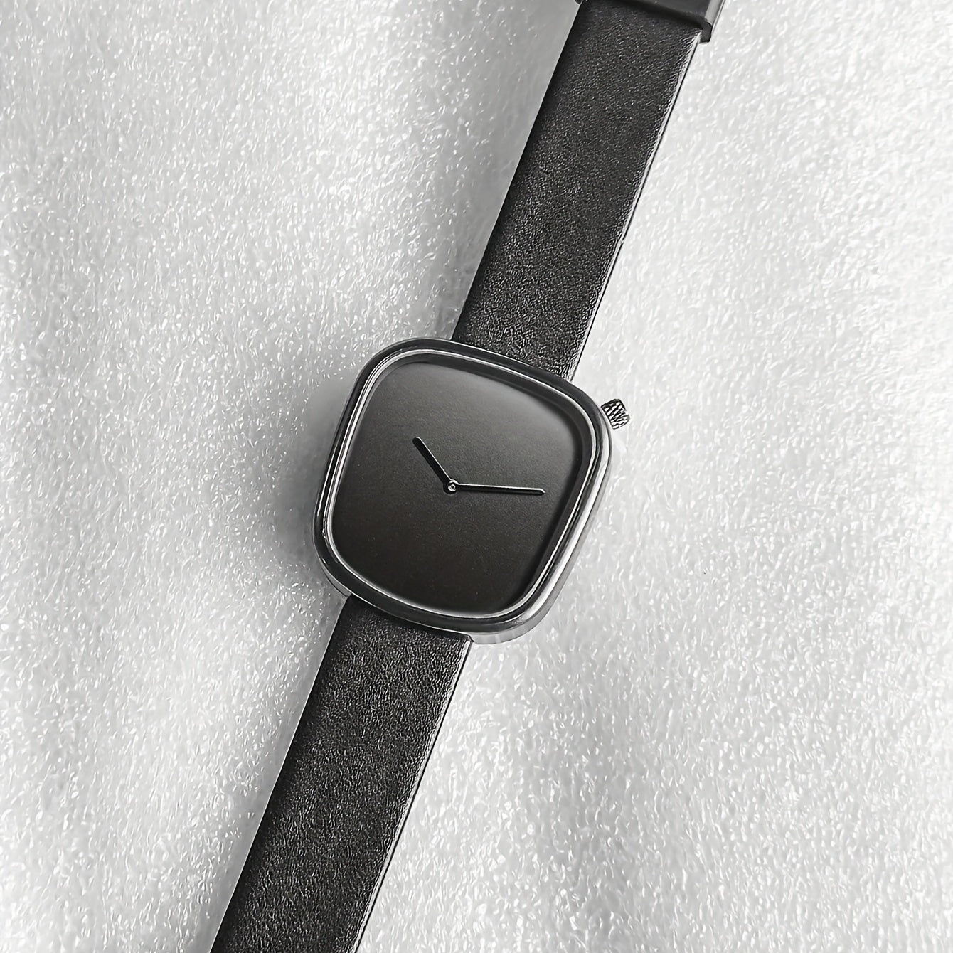Minimalist Watch for Men with Timeless Style and Elegance