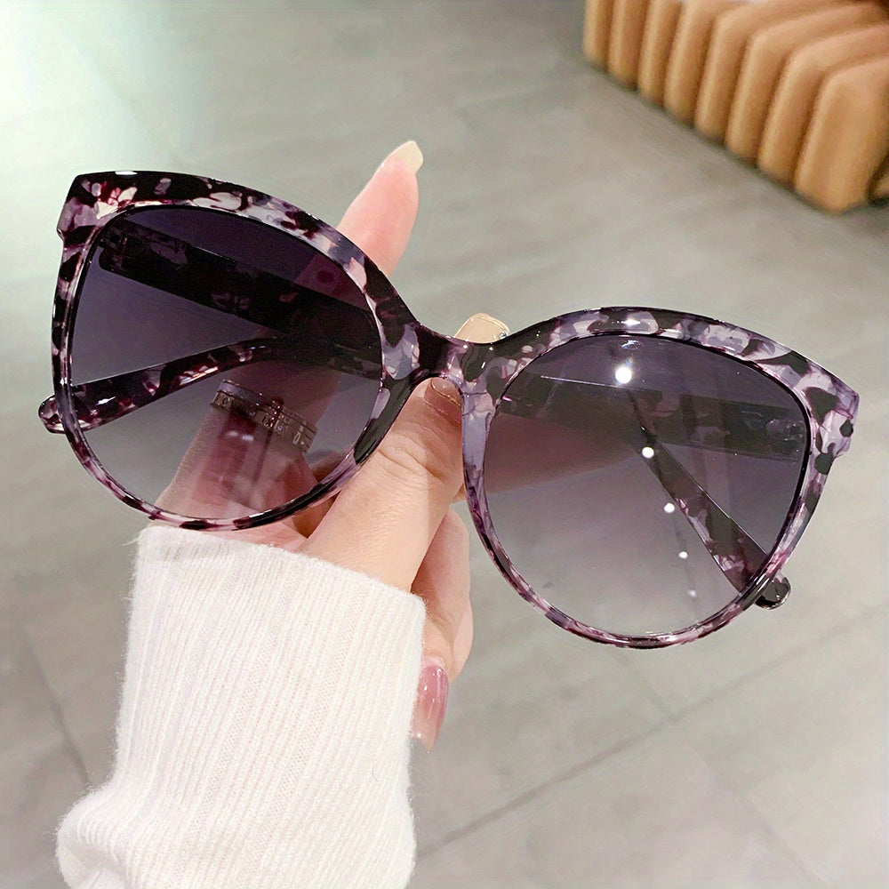 Luxe Cat-Eye Sunglasses for Women for Oversized and Stylish for Sunny Days