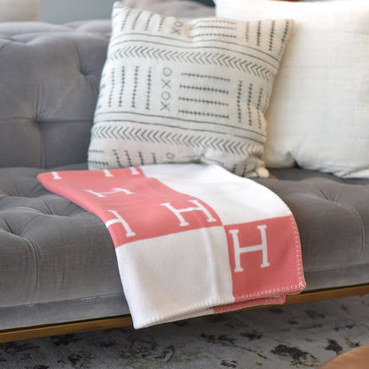 Blanket Luxe Wool-Cashmere for Elegant Warmth and Comfort