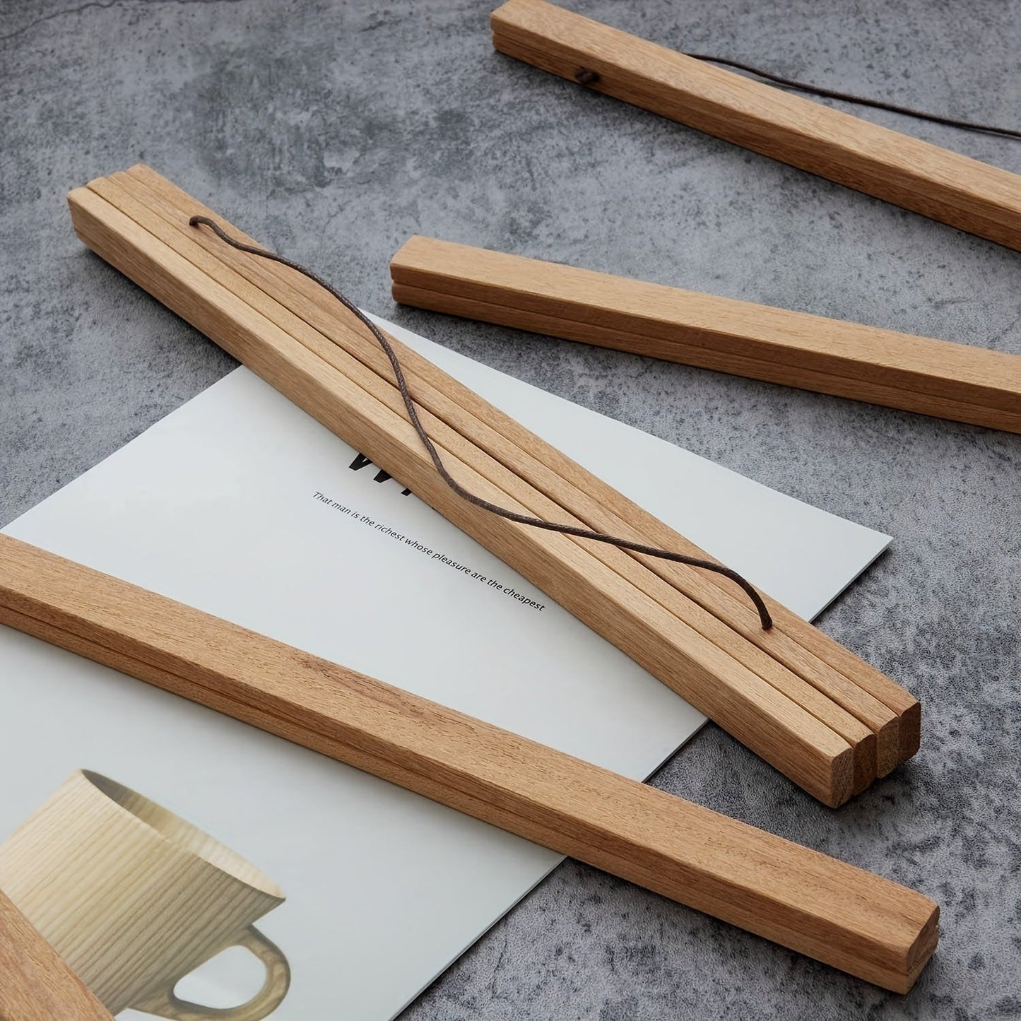 Magnetic Wooden Poster Hanger for Simple and Stylish Wall Decoration
