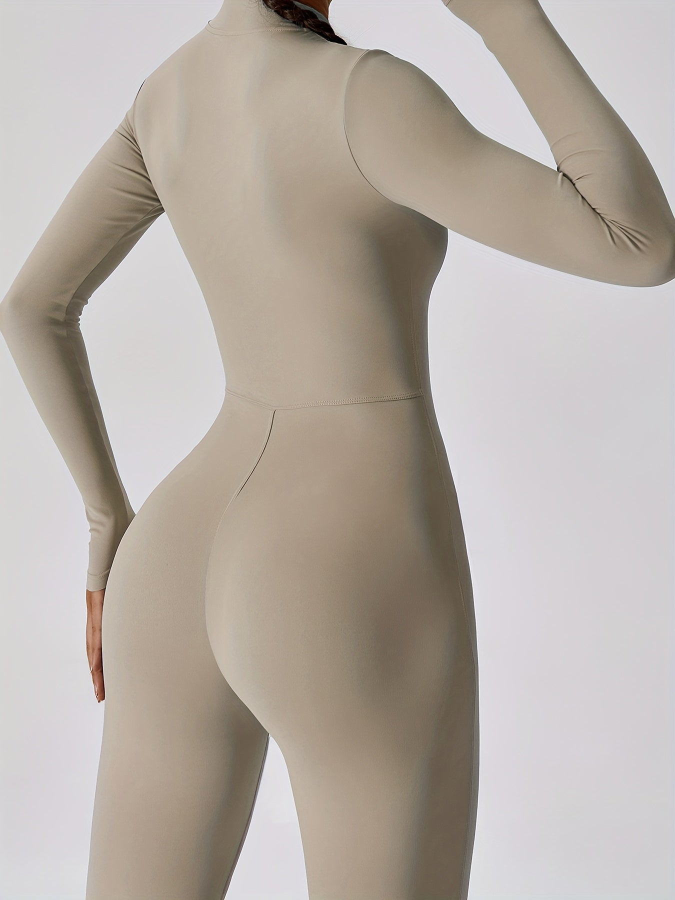 Slim Fit Yoga Jumpsuit for Comfortable and Stylish Activewear