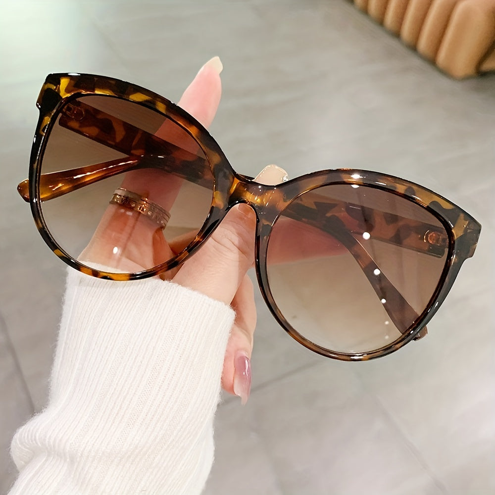 Luxe Cat-Eye Sunglasses for Women for Oversized and Stylish for Sunny Days
