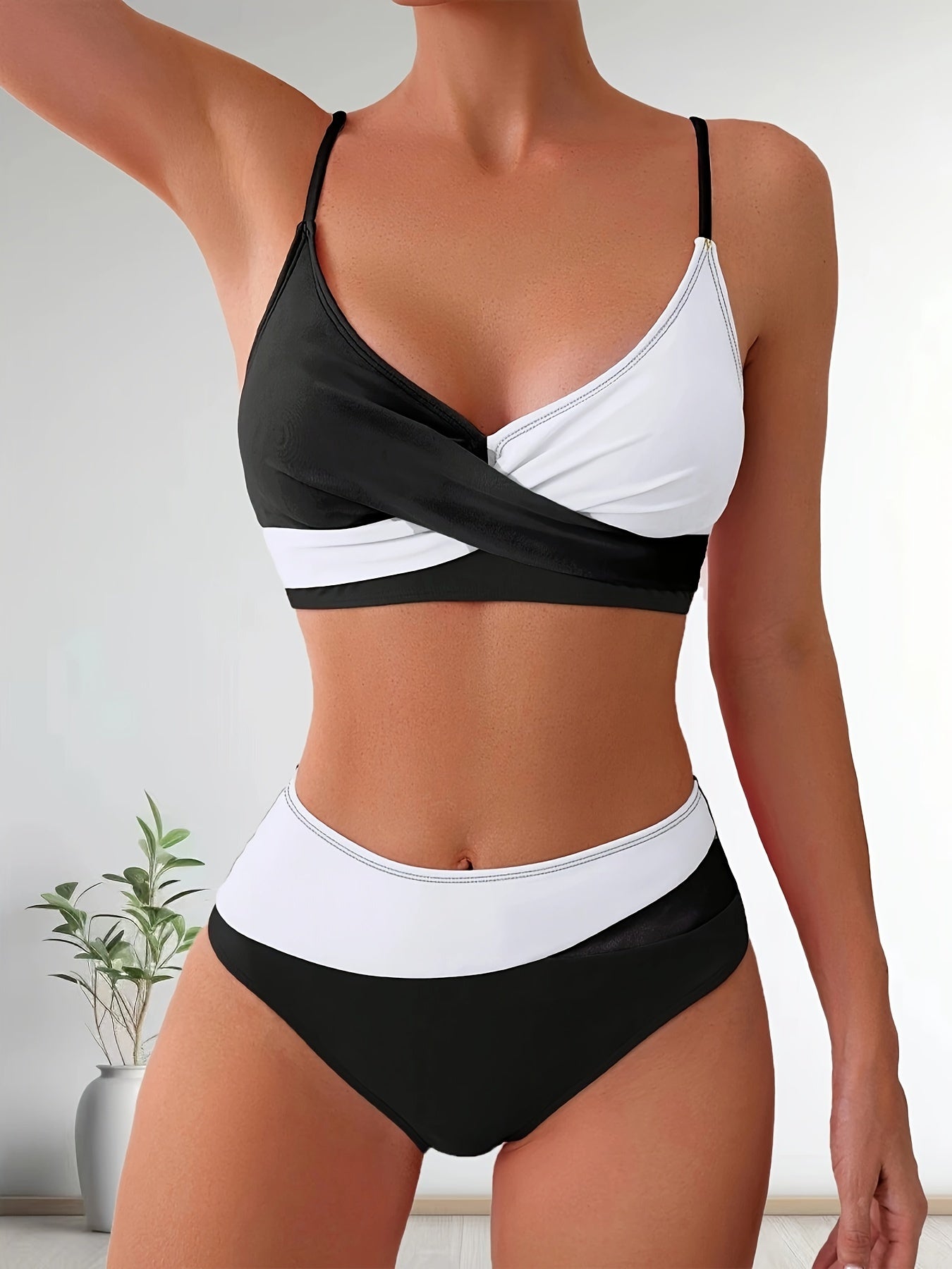 Set with Comfortable Patchwork Bikini Design for Ladies with Stretch Fit