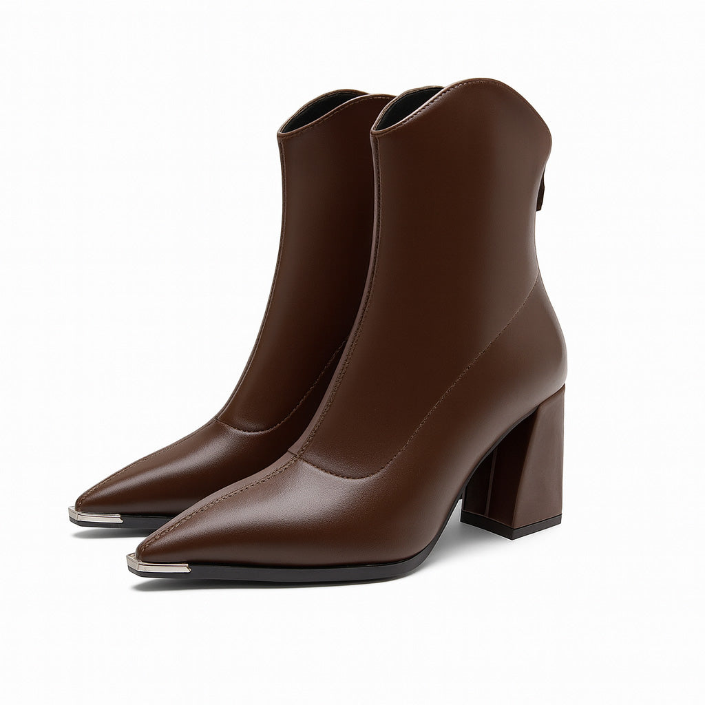 Boots in Imitation Leather with Chrome Toe for Elegant and Striking