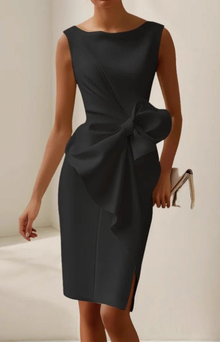 Elegant Ladies' Cocktail Dress with Bow Detail and Fitted Silhouette