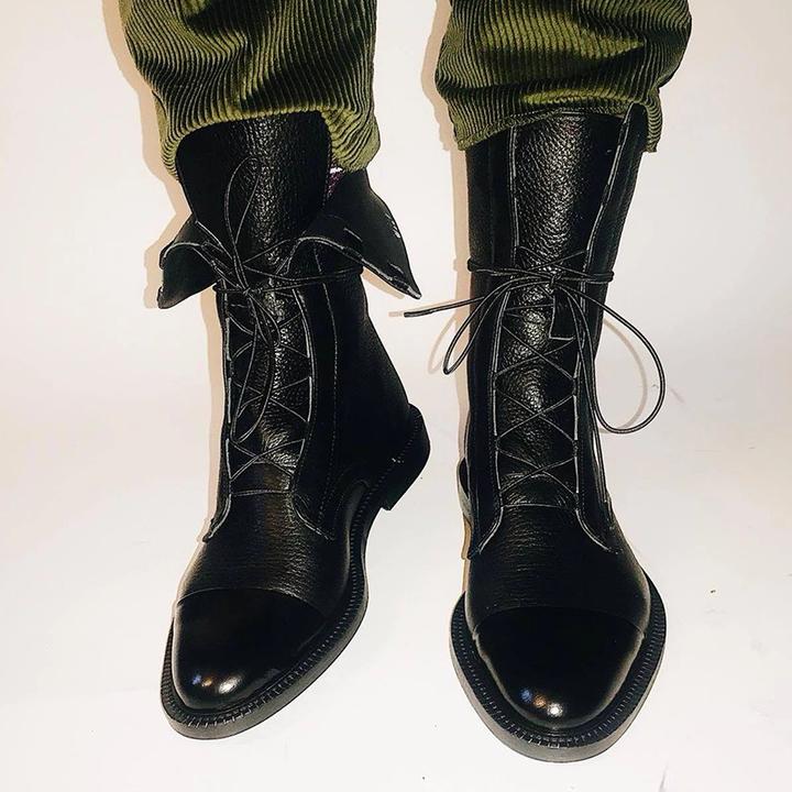 Boots with Ladies' Leather Ankle Lace-Up for Timeless and Comfortable