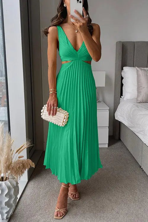 pleated dress feminine