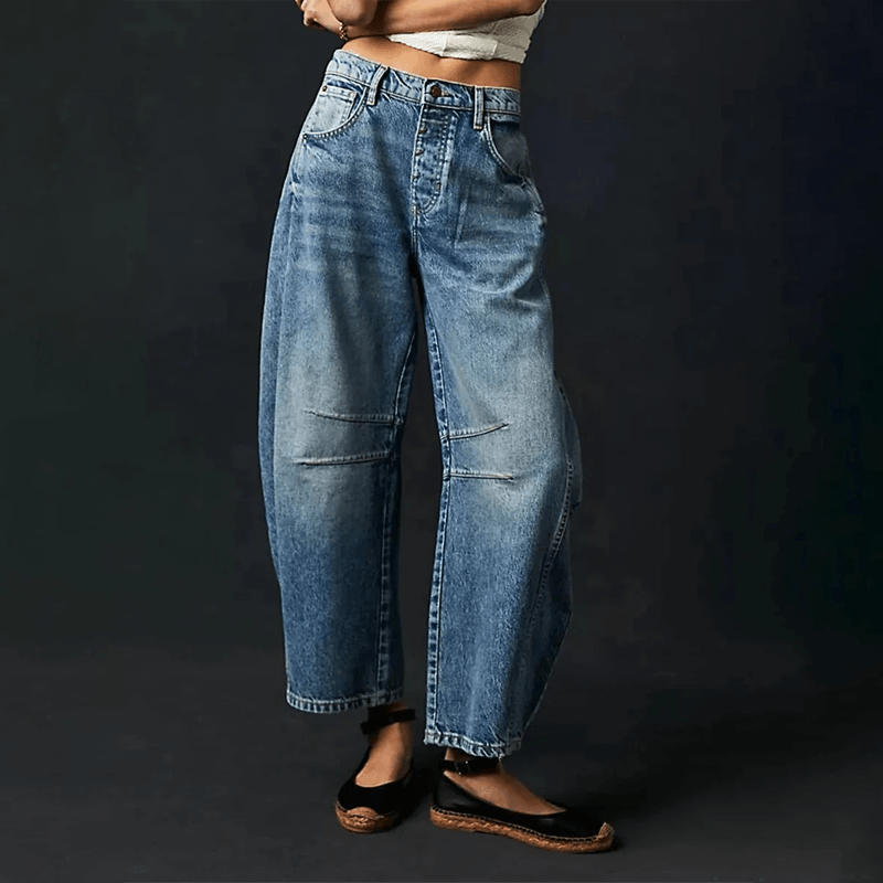 High Waist Women's Jeans with Wide Fit for a Comfortable Modern Look