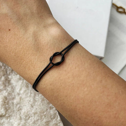 Bracelet with Elegant Knot Design for Subtle and Refined