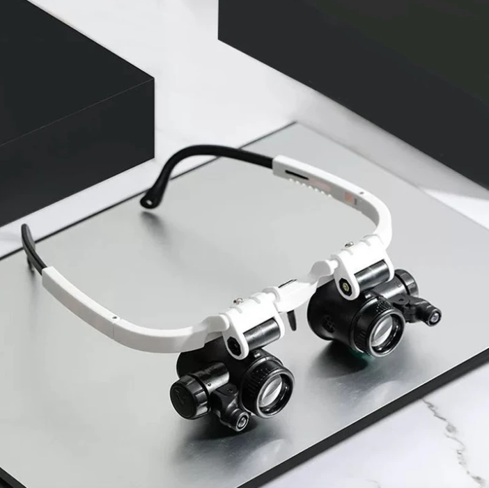 Glass with Provision Magnifying LED for Clear and Adjustable