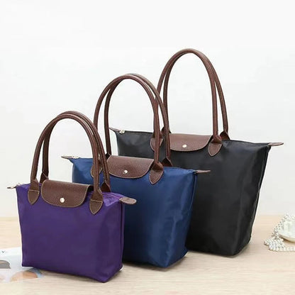 Women’s Handbag with Zip with Spacious Shoulder Bag with Stylish Design