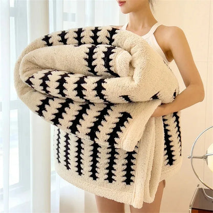 Reversible Throw with Geometric Pattern and Sherpa Fleece for Soft, Warm and Decorative