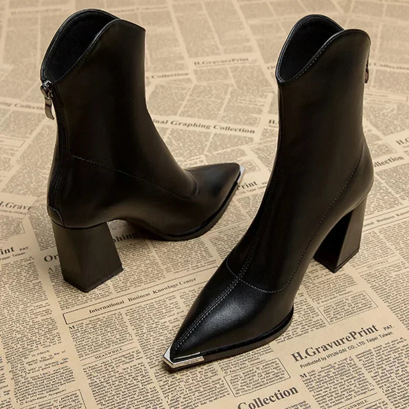 Boots in Imitation Leather with Chrome Toe for Elegant and Striking