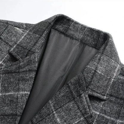Men's Wool Overcoat with Check Pattern and Quilted Lining for Timeless and Warm