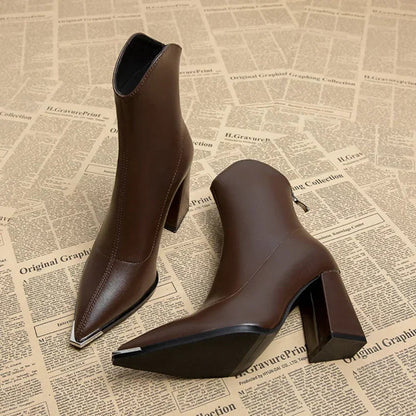 Boots in Imitation Leather with Chrome Toe for Elegant and Striking
