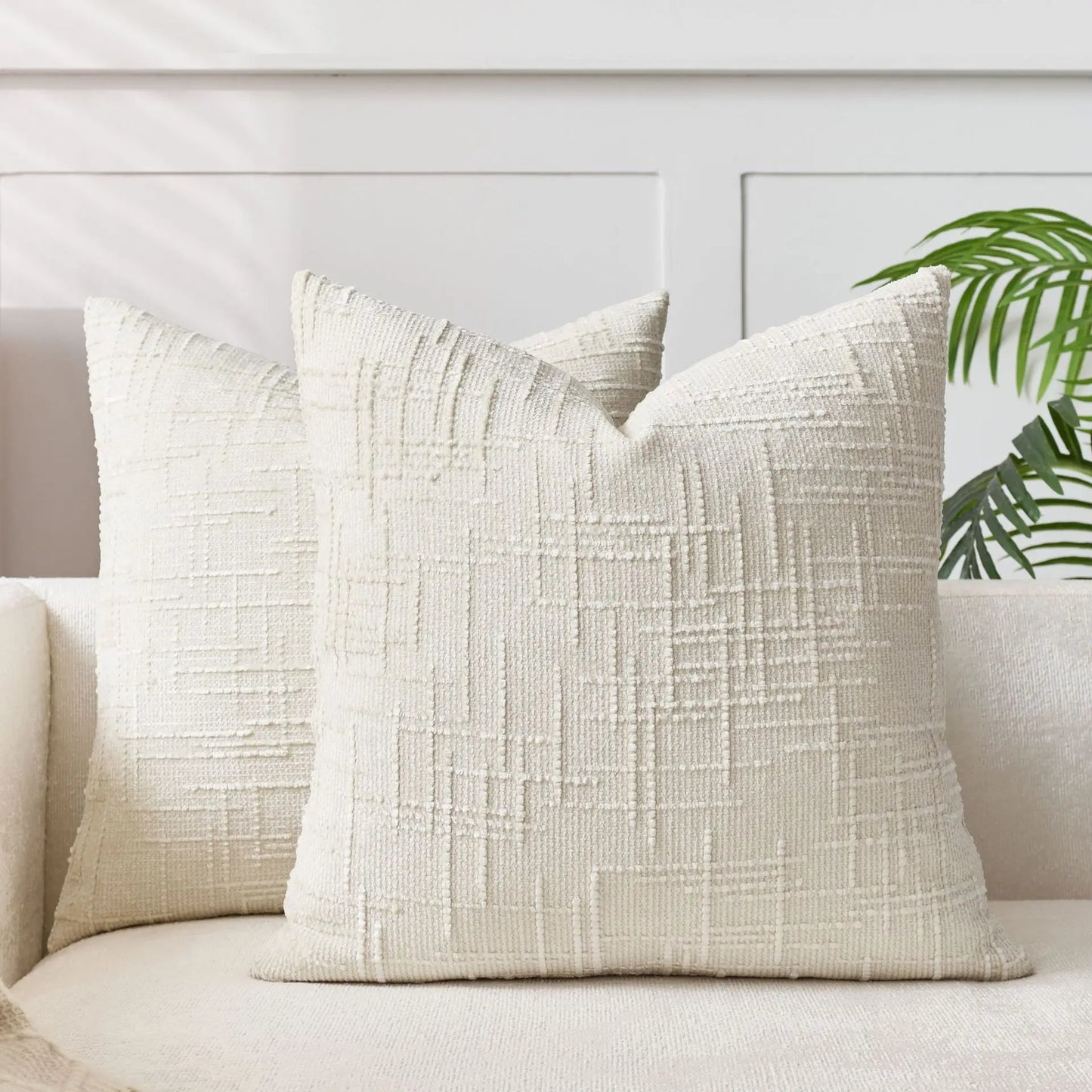 Cushion with Chenille Cover with Bamboo Texture for a Luxurious and Warm Interior