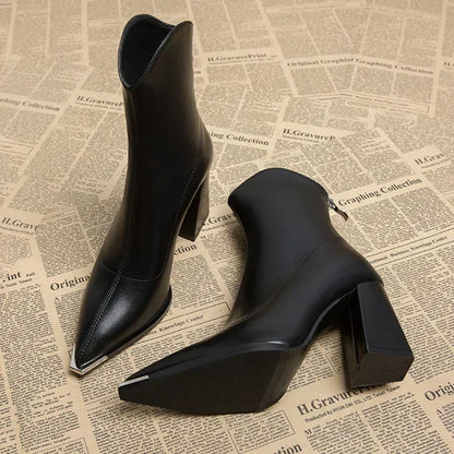 Boots in Imitation Leather with Chrome Toe for Elegant and Striking