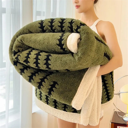 Reversible Throw with Geometric Pattern and Sherpa Fleece for Soft, Warm and Decorative