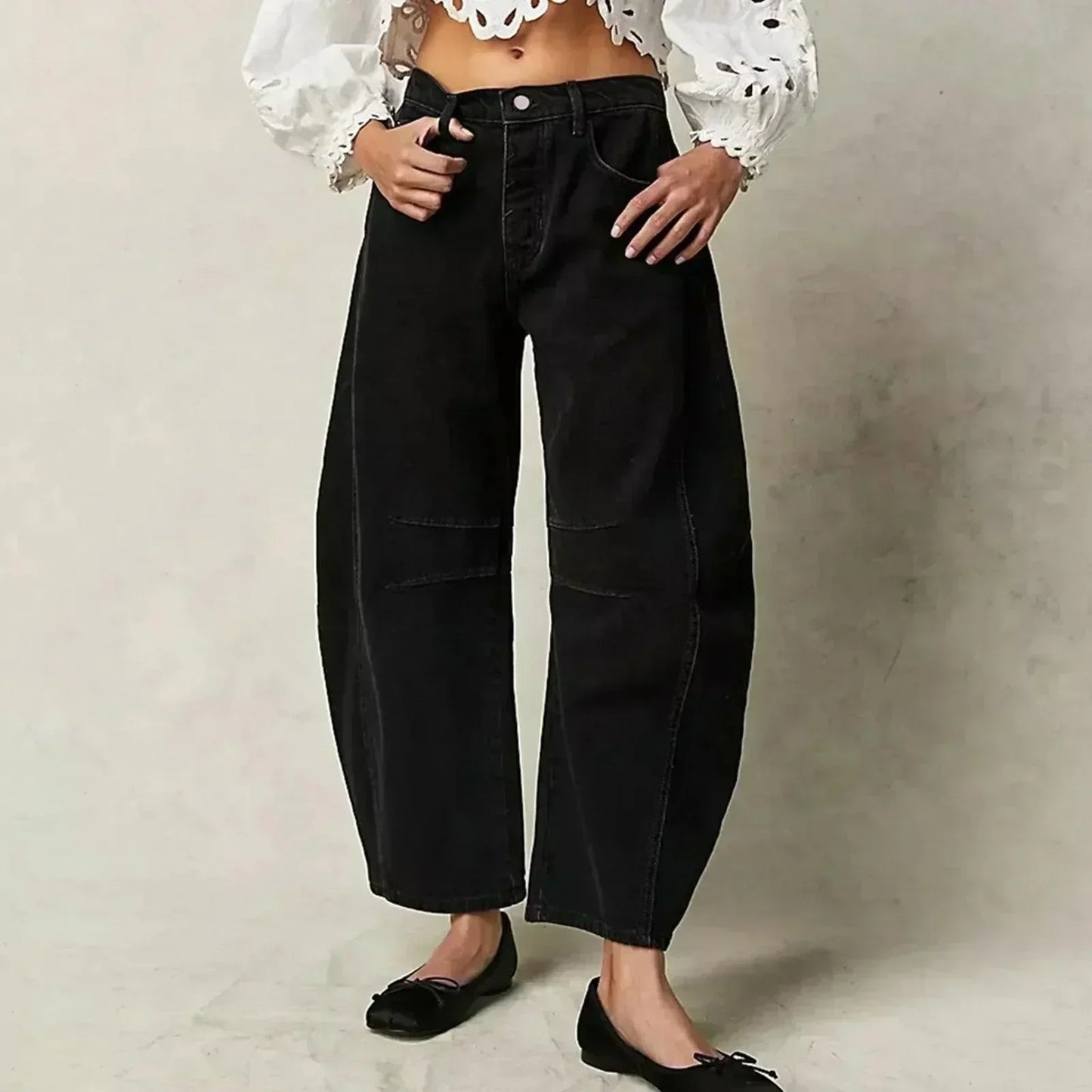 High Waist Women's Jeans with Wide Fit for a Comfortable Modern Look