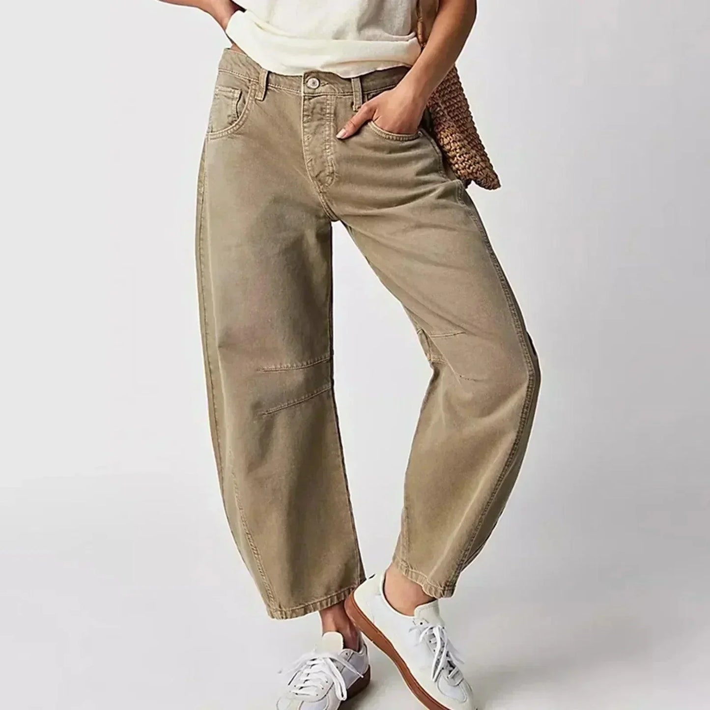 High Waist Women's Jeans with Wide Fit for a Comfortable Modern Look