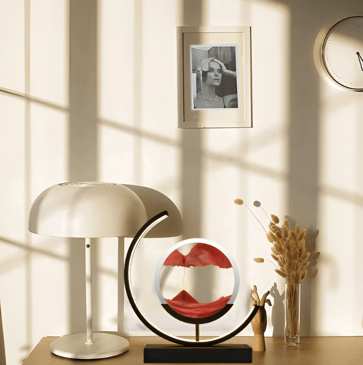 Lamp with Sand Moving Sand and Dimmable LED Lighting for a Relaxing Atmosphere