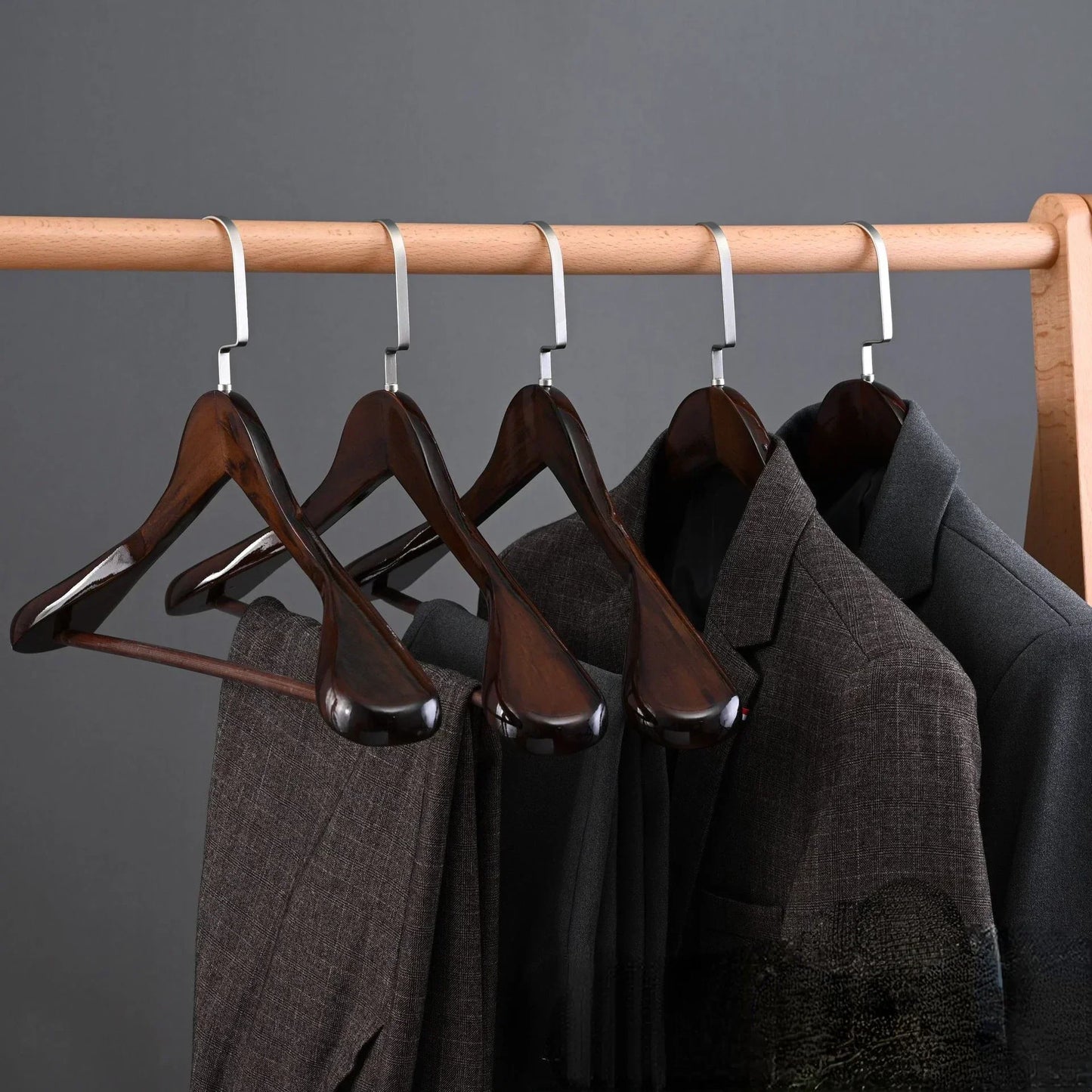 Wooden Hangers for Neatly Hanging and Maintaining the Shape of Clothes