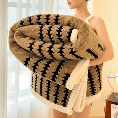 Reversible Throw with Geometric Pattern and Sherpa Fleece for Soft, Warm and Decorative