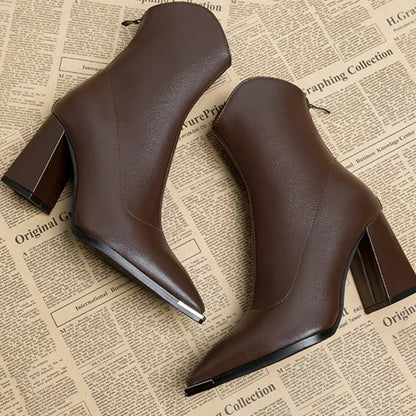 Boots in Imitation Leather with Chrome Toe for Elegant and Striking