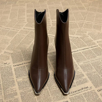 Boots in Imitation Leather with Chrome Toe for Elegant and Striking