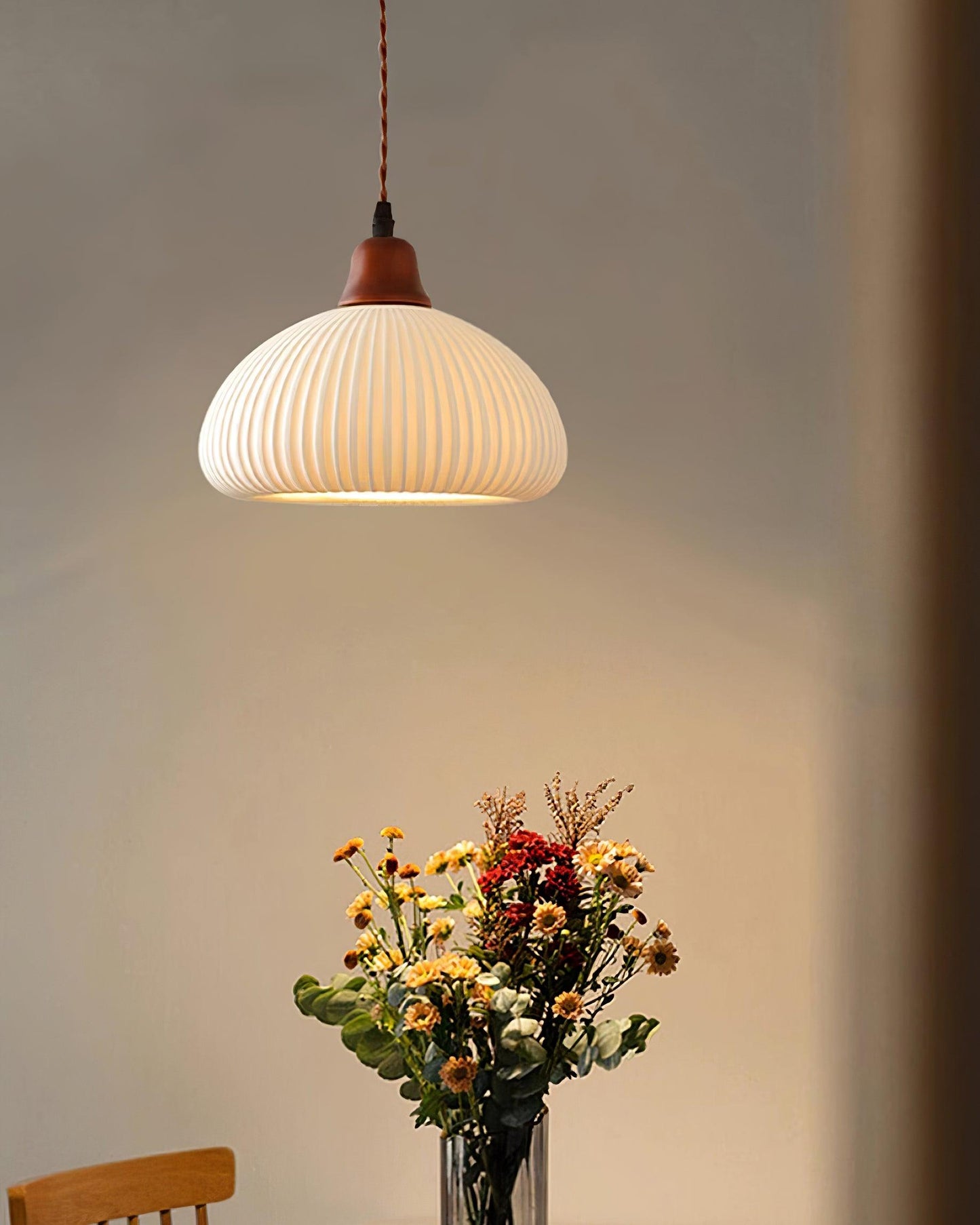Ceramic Pendant Light with Ribbed Design and Wooden Details for Atmospheric Lighting