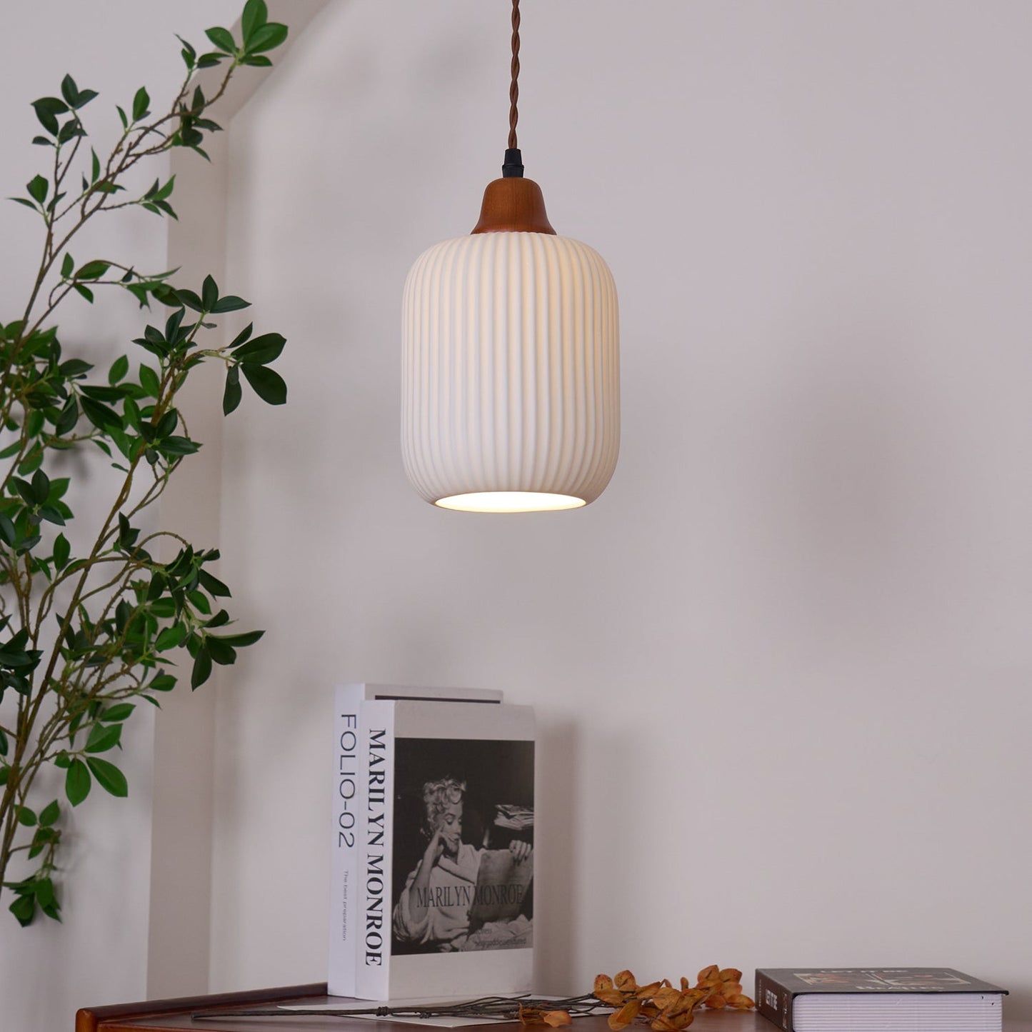 Ceramic Pendant Light with Ribbed Design and Wooden Details for Atmospheric Lighting